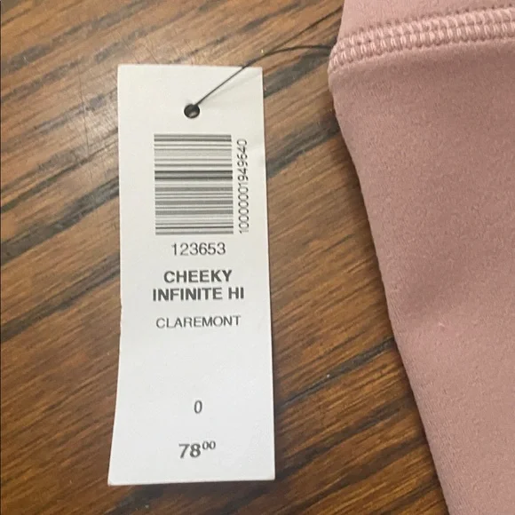 NWT Aritzia Cheeky Infinite Golden Butter Leggings Size 0 - Picture 2 of 6